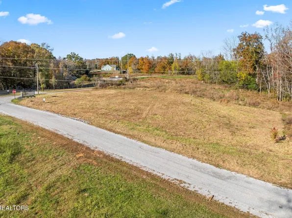 42 S Peninsulas Edge Dr, Smithville, TN 37166