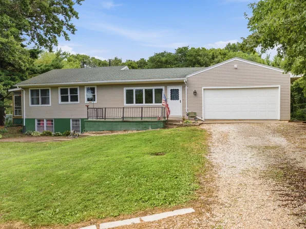 1952 Ward Ave, Muscatine, IA 52761