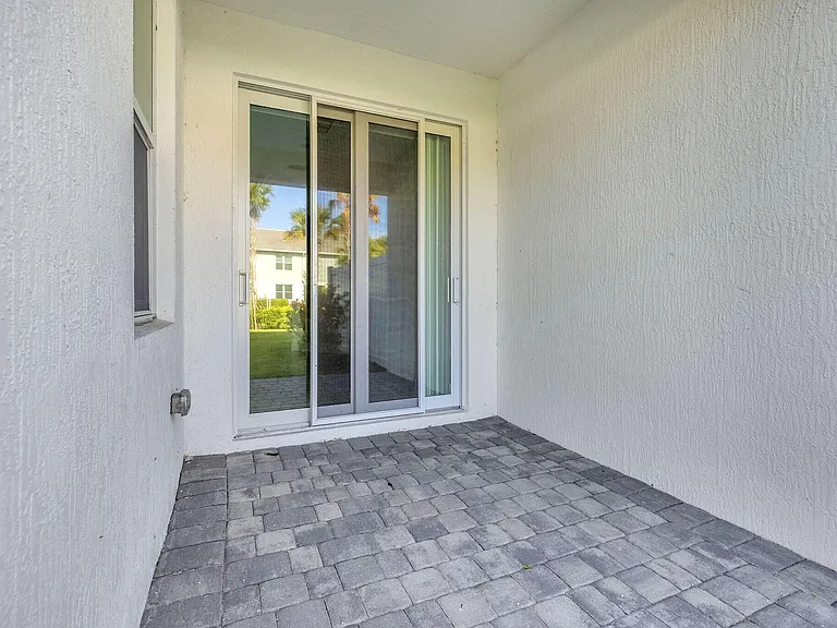 540 Sanderling Cir — Photo 23
