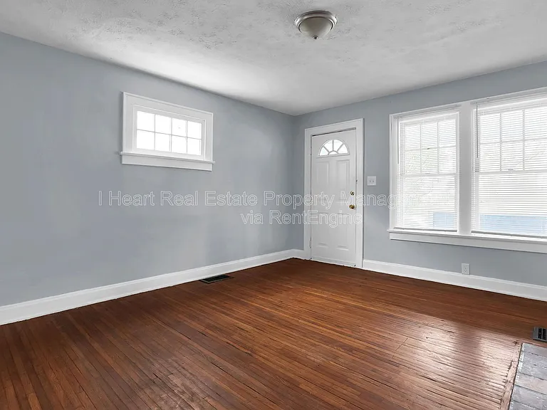 1026 Ellsworth Ave — Photo 7