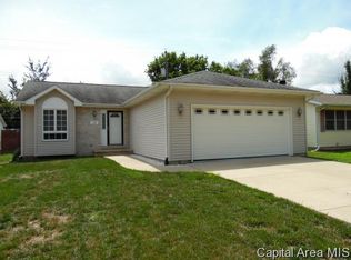 120 W Hawkeye Way, Springfield, IL 62707