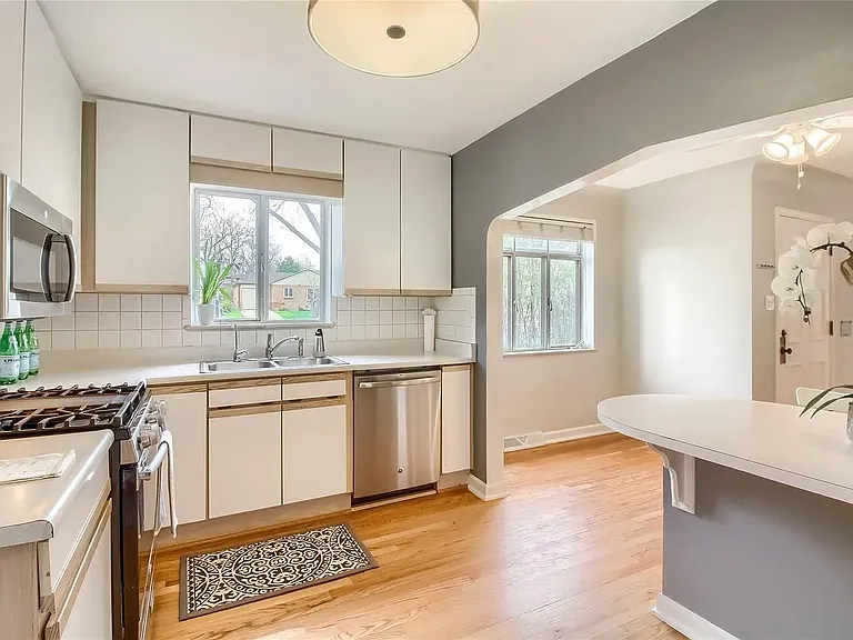 769 Poplar St — Photo 23