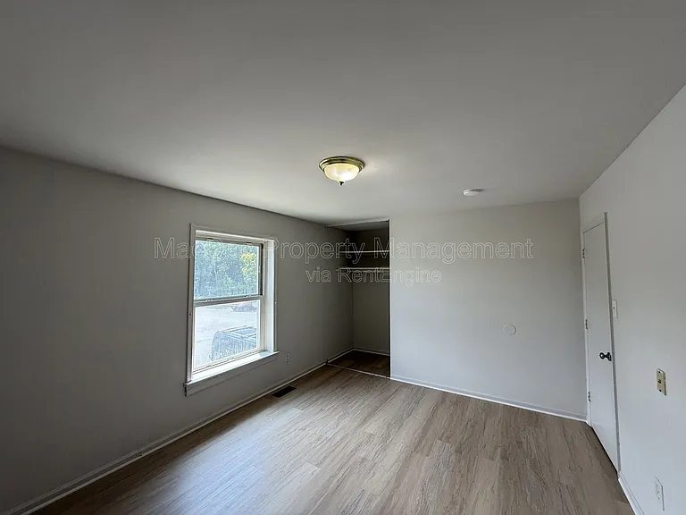 809 Denton Cir — Photo 23