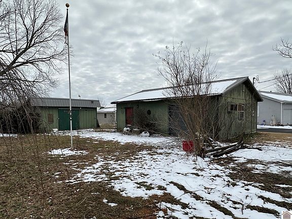 5th image of 425 Dale Dr