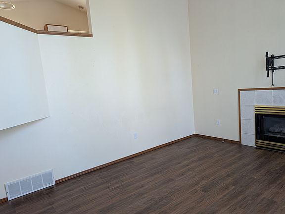 3rd image of 11319 N Lidgerwood St