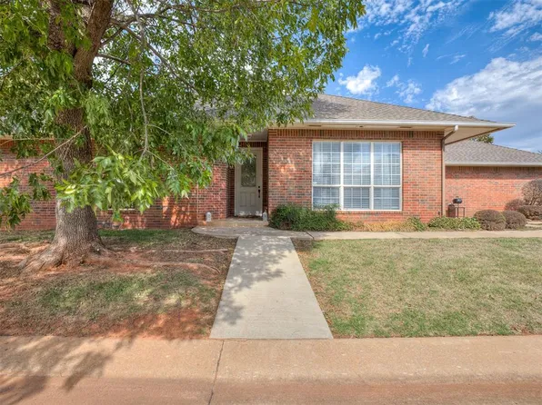 15500 Swallowtail Rd, Edmond, OK 73013