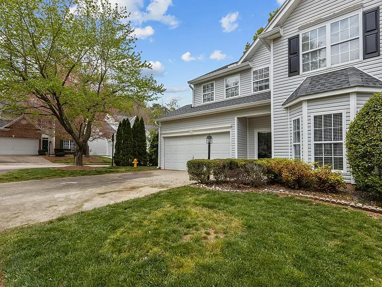5316 Corinthian Way — Photo 34