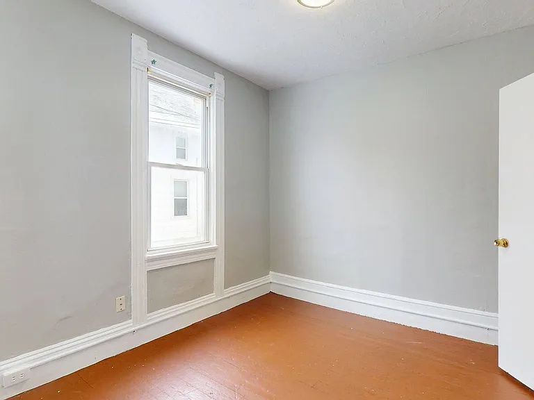 3165 W 31st St — Photo 20