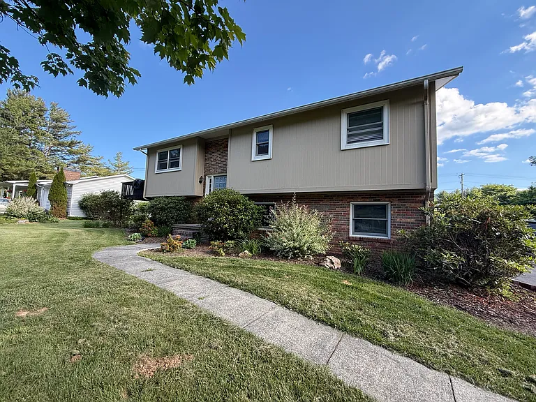 330 Paul Critcher Dr — Photo 1