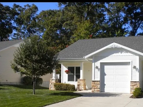 1259 Blue Heron Dr, Ludington, MI 49431