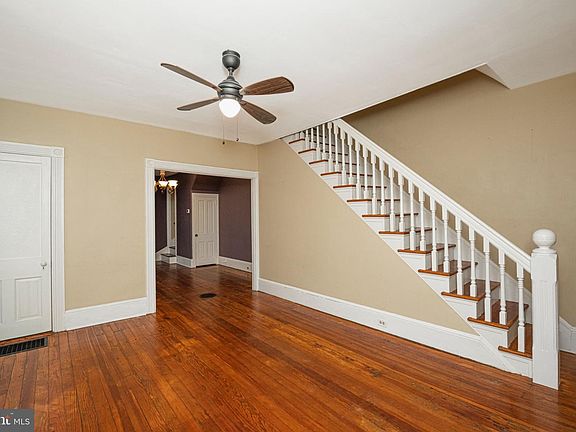 5th image of 522 Gay St