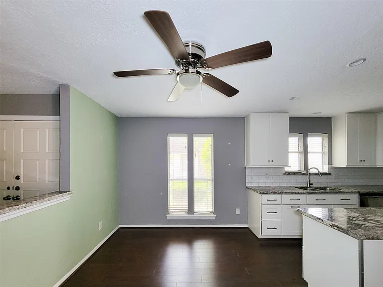 2815 Cambridge Ln — Photo 9