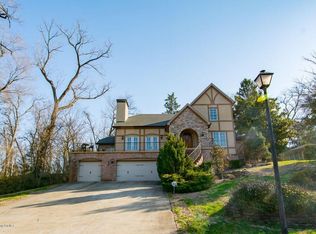 2403 Valley Vista Rd, Louisville, KY 40205