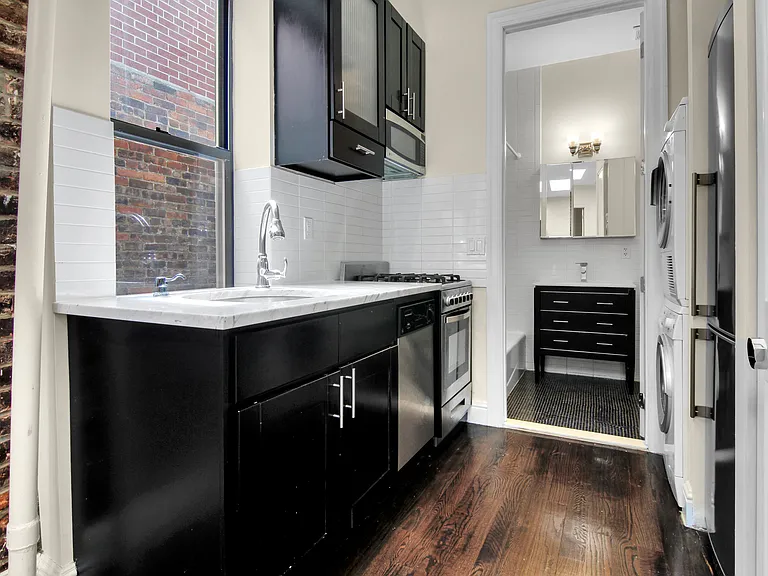 400 E 74th St #12 — Photo 3