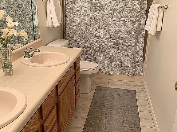 2nd image of 405 Castlewood Ct