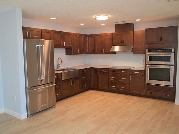 3rd image of 3836 Gatewood Dr
