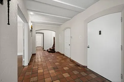 733 Chester Way — Photo 3