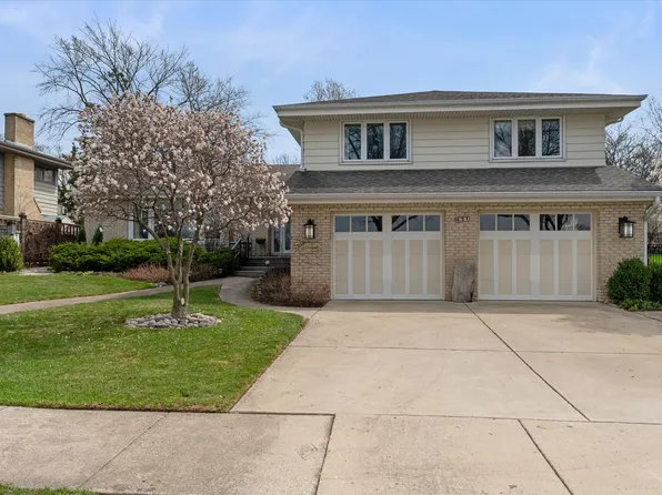 631 S Fern Ct, Elmhurst, IL 60126