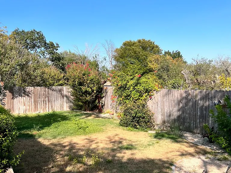 701 Oak Valley Dr — Photo 17