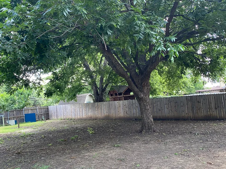 1801 Princess Pl — Photo 12