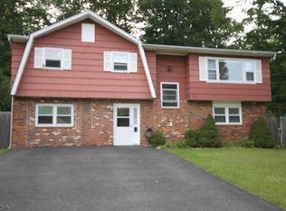 12 Dupont Ave, Hopatcong, NJ 07843