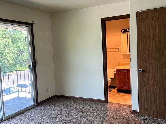 3rd image of 522 Kensington Dr #522