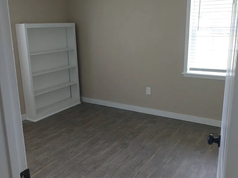 120 Oregon St — Photo 11
