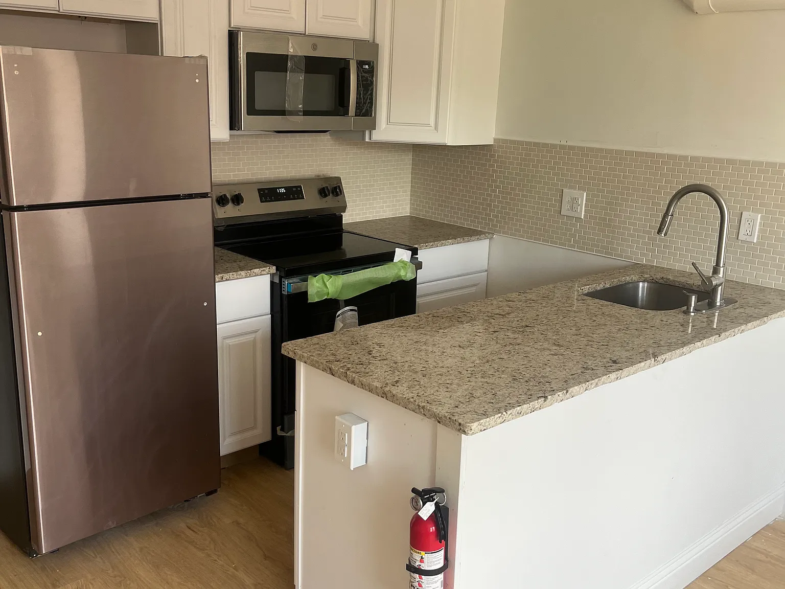 502 Clifton Ave — Photo 2