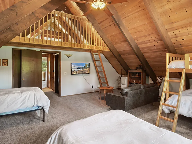 5668 Sahara Dr — Photo 17