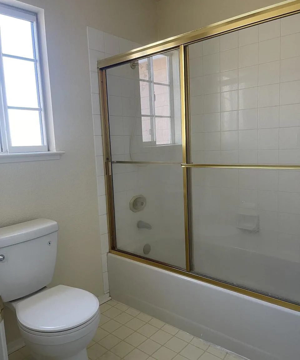 3 bed, 2.5 bath, 2646 sqft, $3,400 — Photo 4