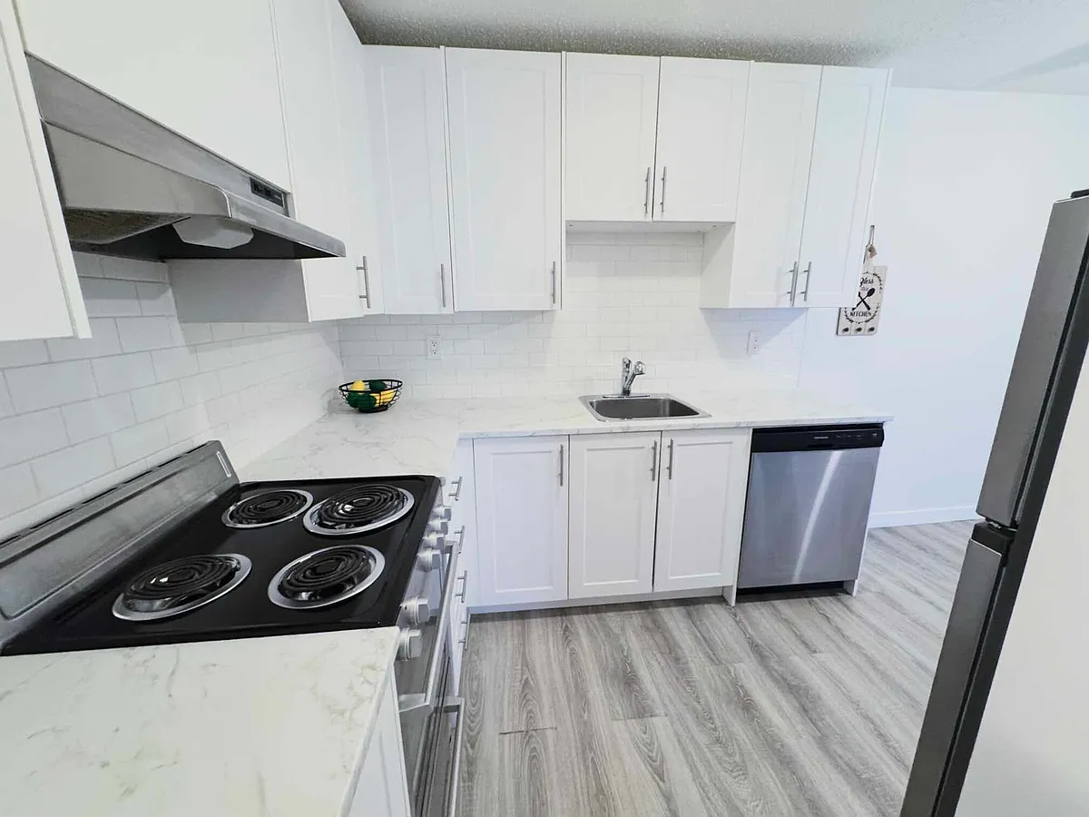 Building Photo - 45749 Spadina Ave #308