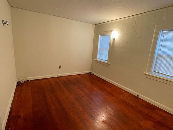 3rd image of 560 S 7th St #267