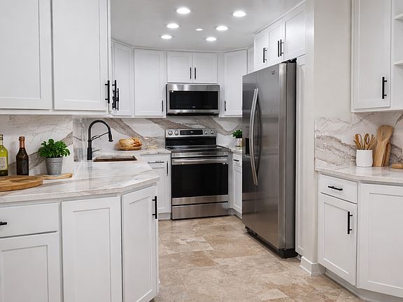 3rd image of 440 Veteran Ave