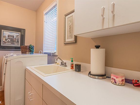 5th image of 58375 Deerfield Dr