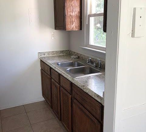 4th image of 1813 N Lakeland Dr