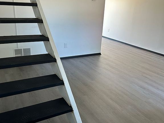 5th image of 6 Morningside Dr APT 20