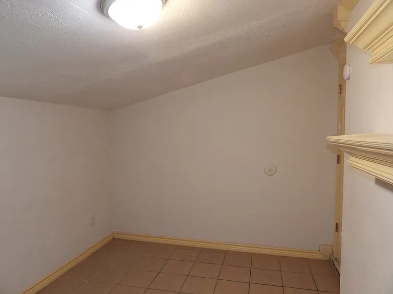 14327 Lorne Dr — Photo 37