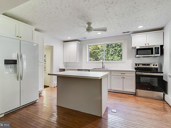 3rd image of 10812 Merrimack Pl
