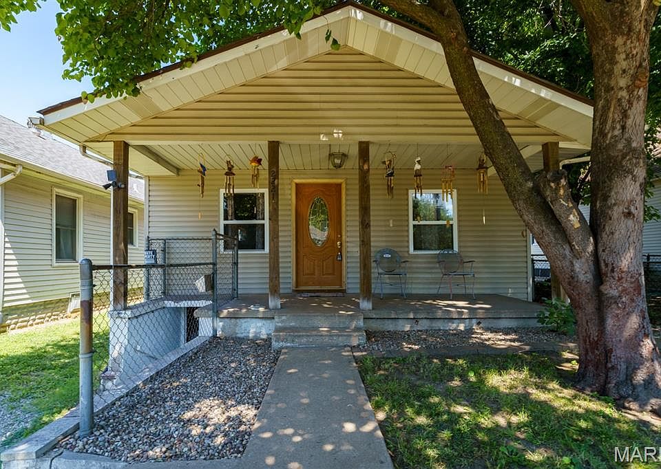1st image of 2221 Lee Ave