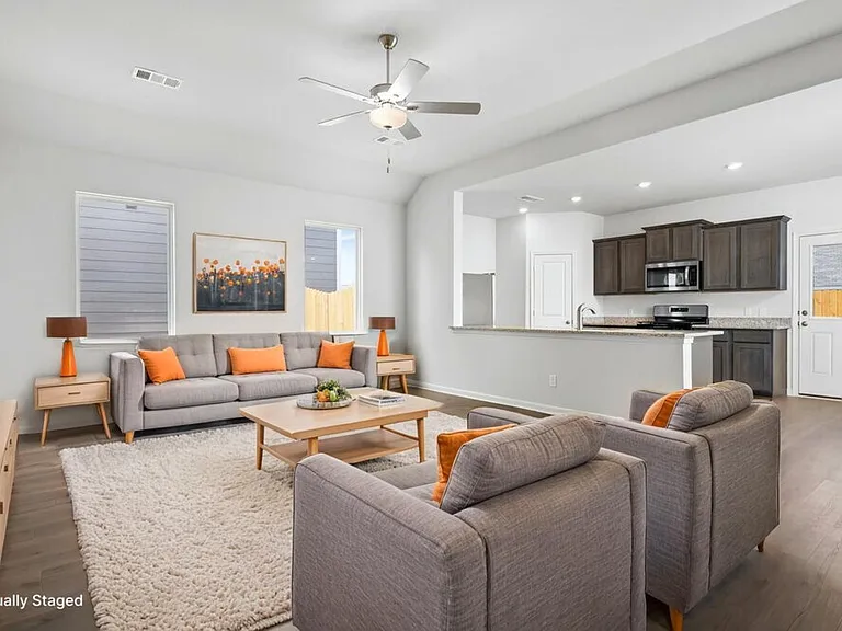 1301 Tilton Dr — Photo 10