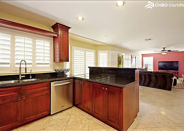 Plenty of space to work on the granite counte
