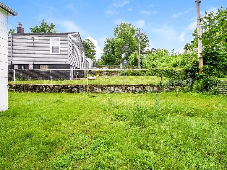 7150 Manette Dr — Photo 15