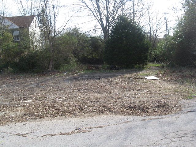 2nd image of 201 Zachary St