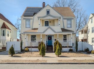 26 Mapledell St, Springfield, MA 01109