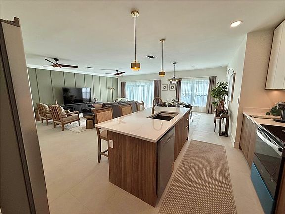 5th image of 5813 REGENT ROAD