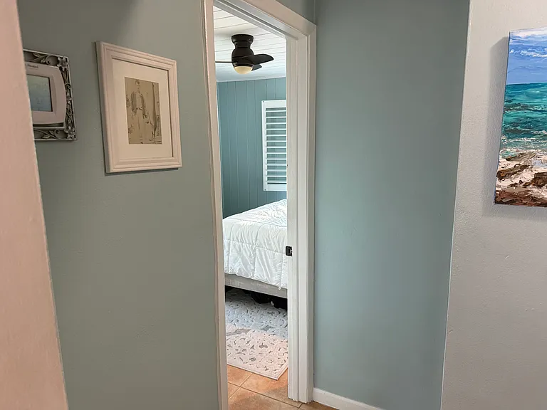626 NW Poinsettia St — Photo 2