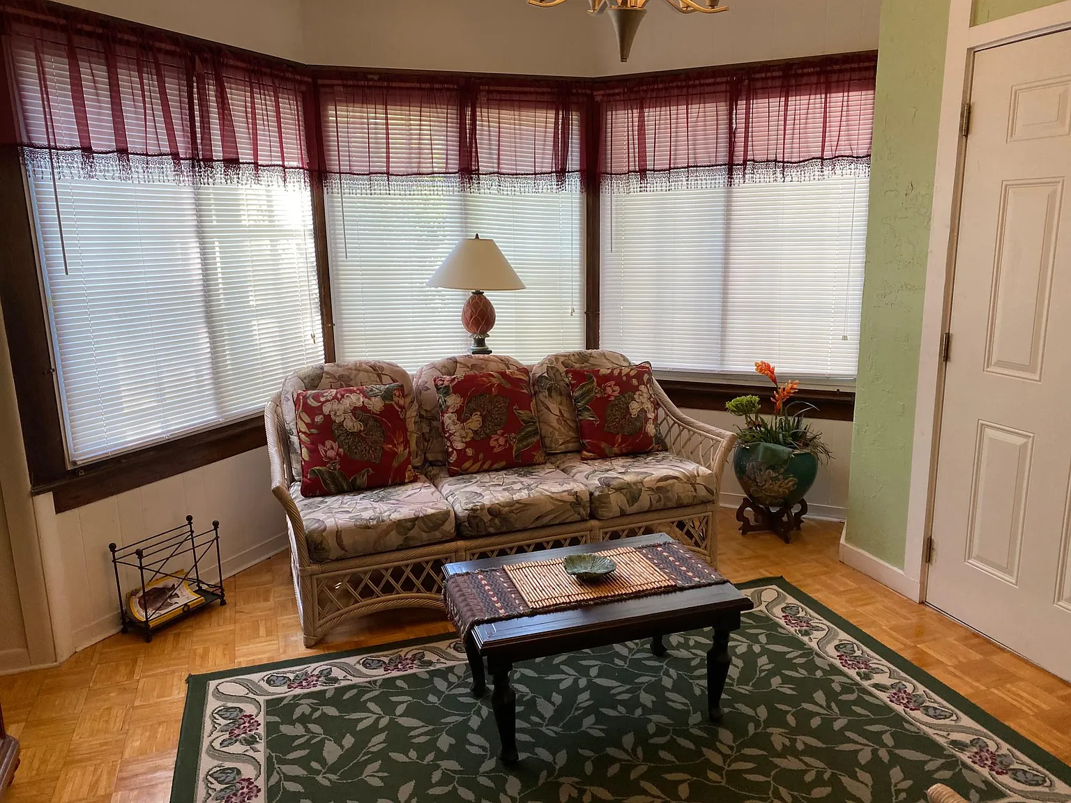 1 bed, 977 sqft, $1,890 — Photo 1