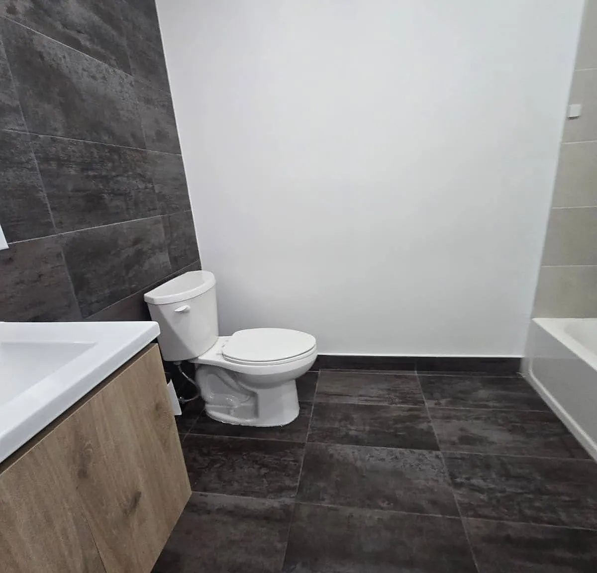 1 bed, 650 sqft, $2,200 — Photo 2