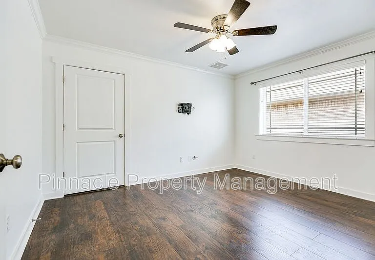 5918 Southampton Pl — Photo 25