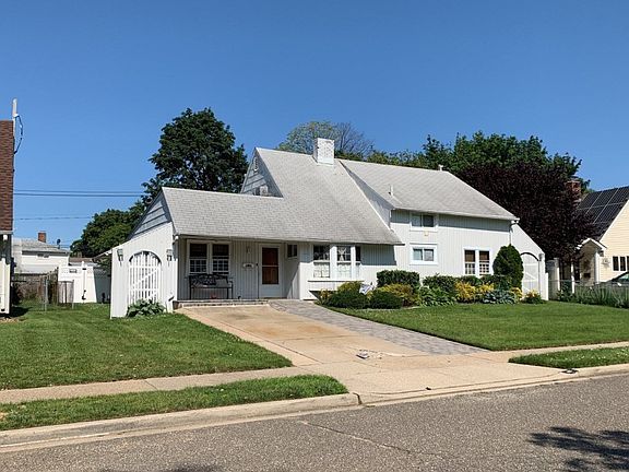 3rd image of 40 Blackbird Ln